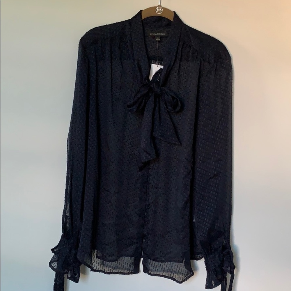 BANANA REPUBLIC Silk tie blouse